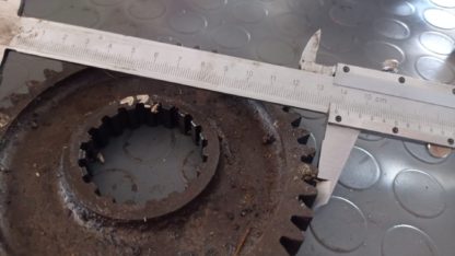 INGRANAGGIO CAMBIO MOTOFALCIATRICE BCS 622 -DENTI 44-GOLE 19 USATO - immagine 2