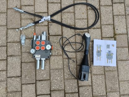 87001025 KIT DISTRUBUTORE MONOLEVA PER PALE PER TRATTORI /CARICATORE FRONTALE 80 LT PROFESSIONALE  CON PULSANTE ELETTRICO PER EVENTUALE VALVOLA