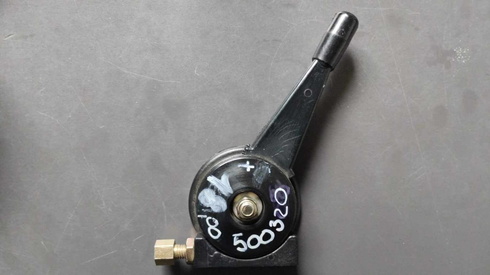 60114  MANETTINO ACCELERATORE DX E SX IN NYLON GAMBO DRITTO PER TRATTORE manettino acc.sx leva diritta nylon